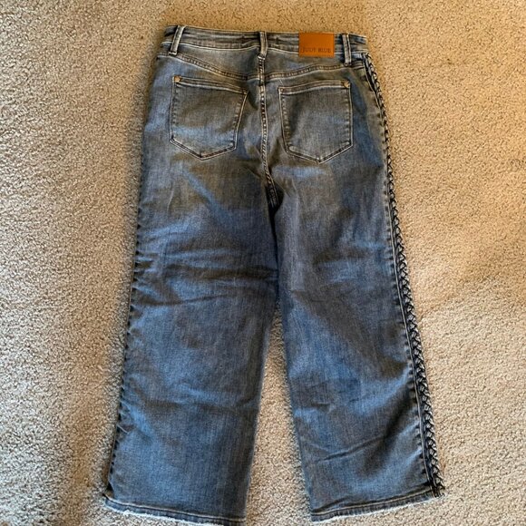 JUDY BLUE WIDE LEG CROP JEANS WITH BRAID DETAIL - SIZE 29 / 9 - Picture 2 of 9